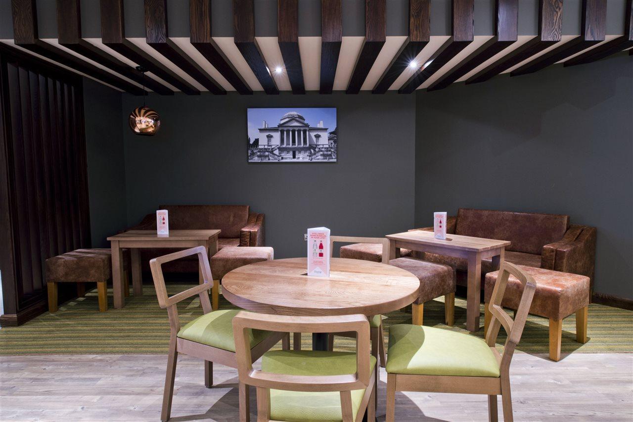 Premier Inn London Chiswick Exterior photo
